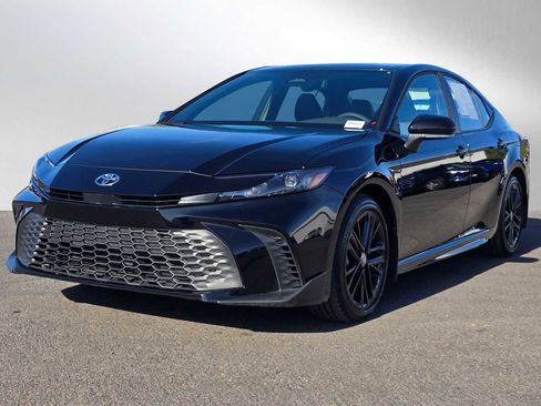 Certified 2026 Toyota Camry SE FWD image 8