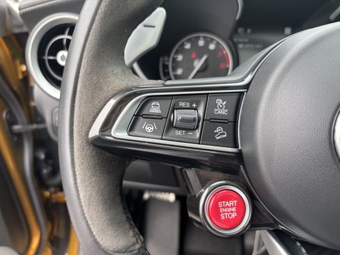 Used 2022 Alfa Romeo Stelvio Quadrifoglio w/ Active Assist Plus Package AWD/4WD image 33