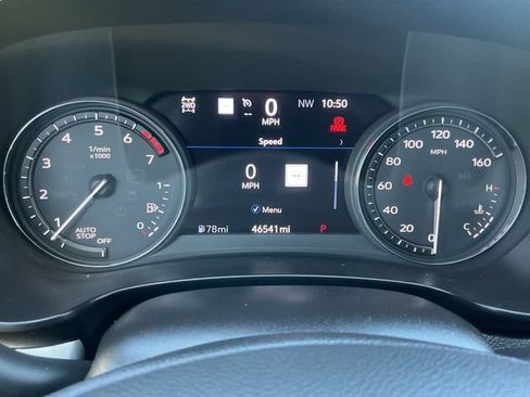 Used 2019 Cadillac XT4 Premium Luxury w/ Technology Package AWD/4WD image 17