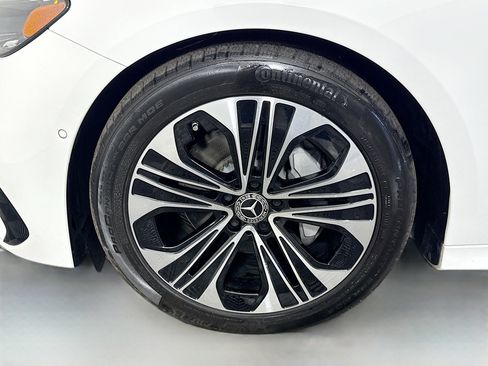 Used 2025 Mercedes-Benz E 350 Sedan image 38