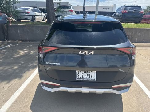 Used 2023 Kia Sportage EX FWD image 6