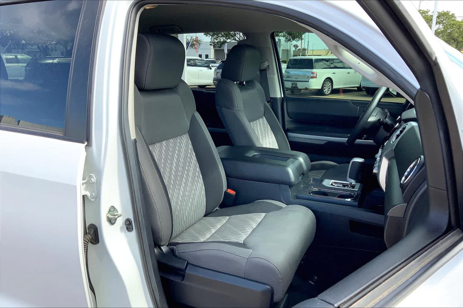 Used 2020 Toyota Tundra SR5 w/ SR5 Upgrade Package AWD/4WD image 9