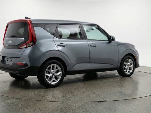 Used 2025 Kia Soul LX w/ LX Technology Package FWD image 9