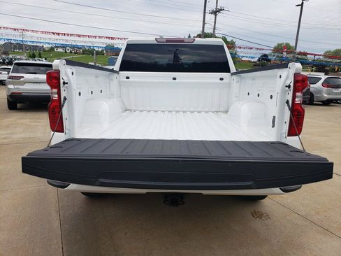Used 2023 Chevrolet Silverado 1500 Custom AWD/4WD image 5