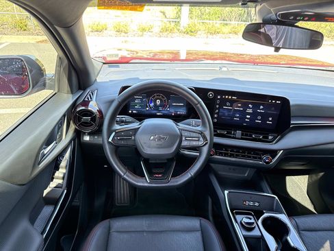 Used 2025 Chevrolet Equinox RS FWD image 13