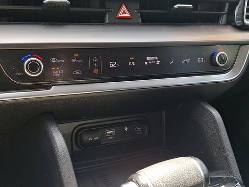 Used 2023 Kia Sportage EX AWD/4WD image 15