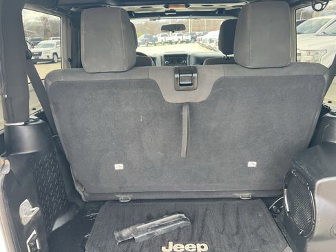Used 2012 Jeep Wrangler Sahara image 26