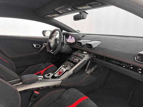 Used 2018 Lamborghini Huracan Performante AWD/4WD image 26