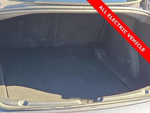 Used 2023 Tesla Model 3 Standard Range image 9