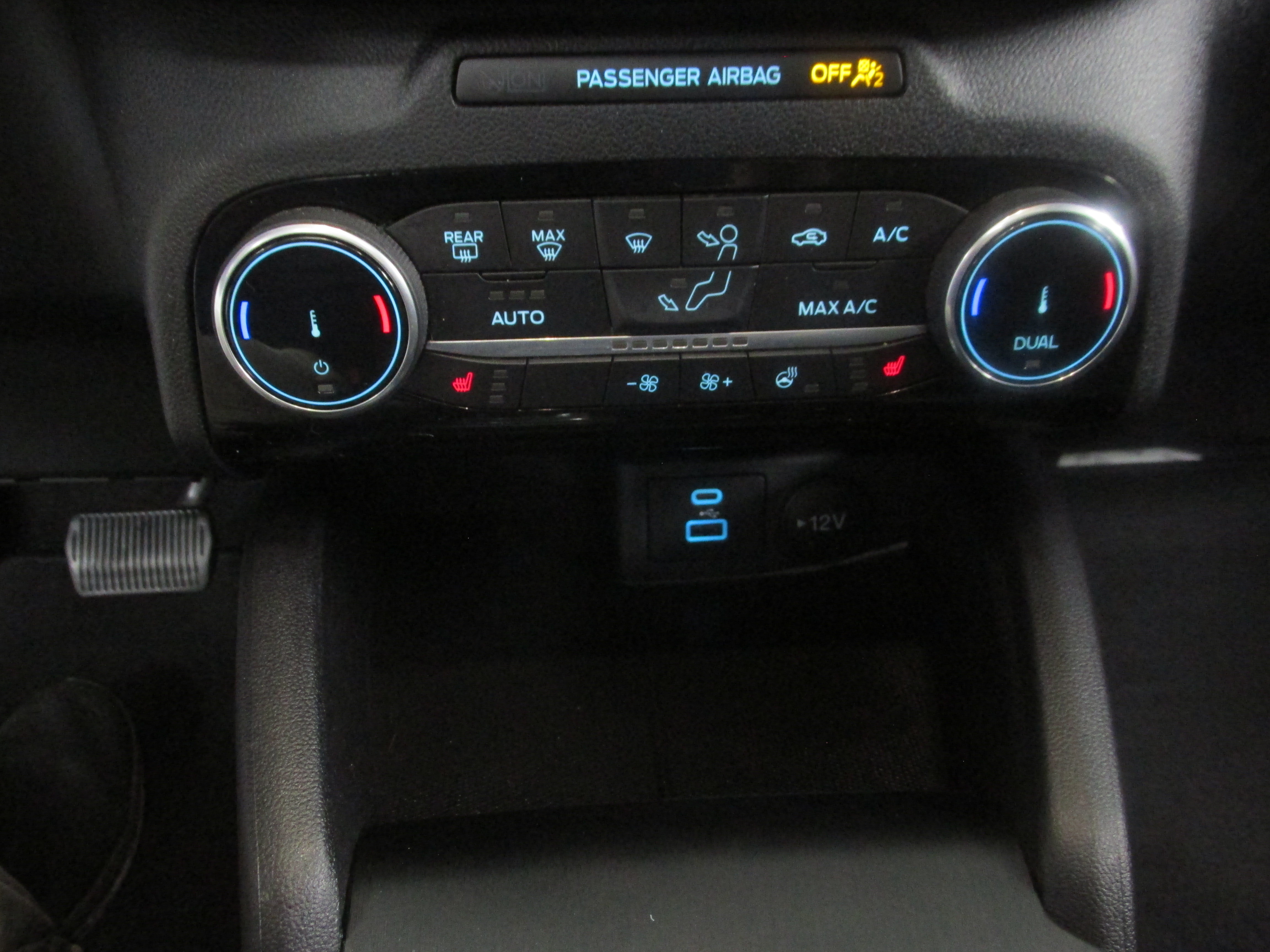 Used 2022 Ford Escape SEL w/ SEL Stealth AWD Package image 37