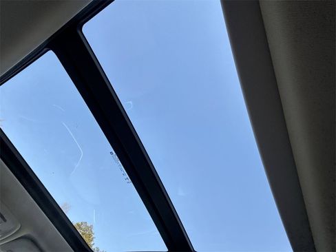 Used 2023 Buick Encore GX Essence w/ Experience Buick Package image 23