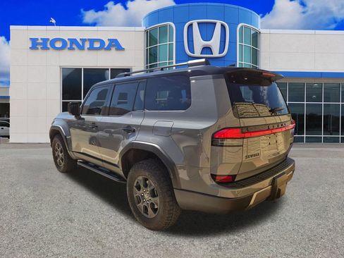 Used 2024 Lexus GX 550 AWD/4WD image 2