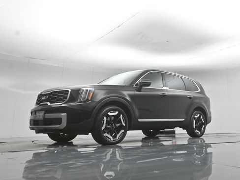 Used 2024 Kia Telluride S FWD image 48