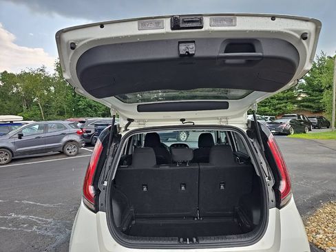 Certified 2023 Kia Soul LX FWD image 32