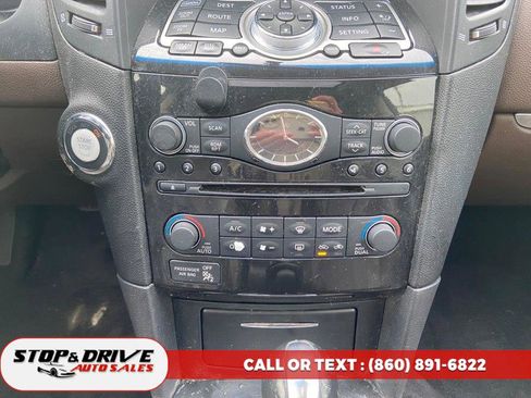 Used 2011 INFINITI FX35 AWD w/ Premium Pkg image 11