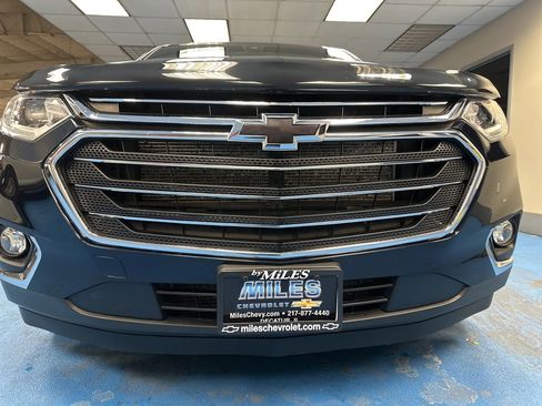 Used 2020 Chevrolet Traverse LT image 14