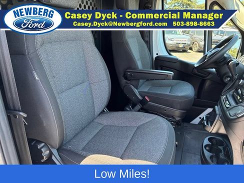 Used 2025 RAM ProMaster 2500 w/ U-Haul Equipment Group FWD image 26