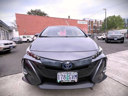 Used 2020 Toyota Prius Prime Limited FWD image 4