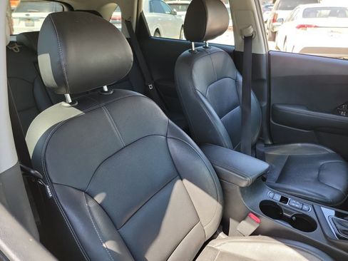 Used 2020 Kia Niro EX Premium FWD image 16