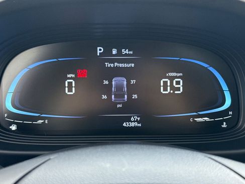 Certified 2024 Hyundai Venue SEL image 24