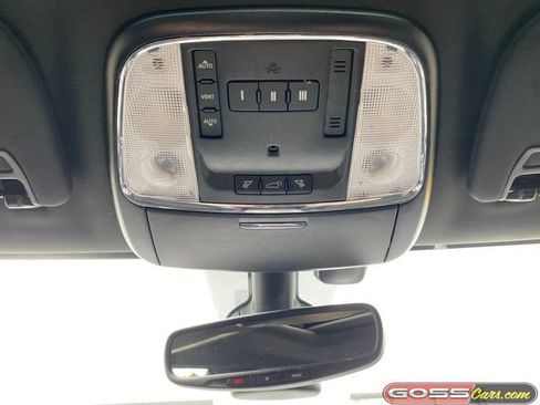 Used 2018 Jeep Grand Cherokee Altitude AWD/4WD image 14