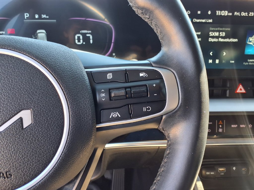 Used 2025 Kia Sportage EX FWD image 19