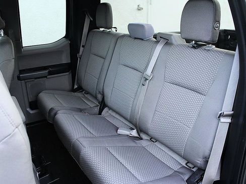 Used 2015 Ford F150 XLT image 16