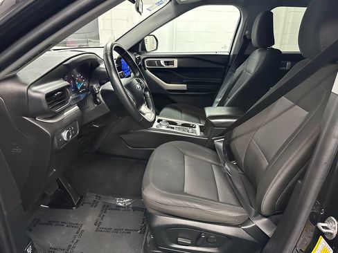 Used 2022 Ford Explorer XLT AWD/4WD image 19