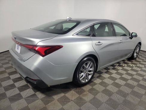Used 2019 Toyota Avalon XLE image 4