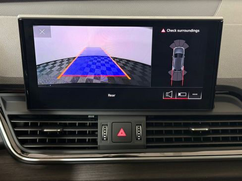 Used 2025 Audi Q5 2.0T Premium w/ Convenience Plus Package image 27