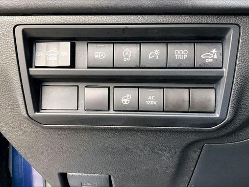 Used 2022 Toyota Tundra Platinum image 33