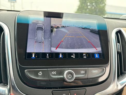 Used 2024 Chevrolet Equinox Premier AWD/4WD image 17