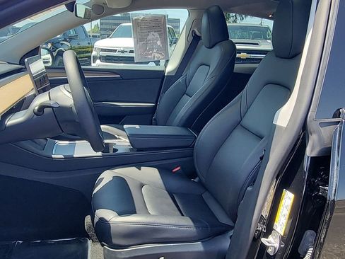 Used 2024 Tesla Model Y Long Range RWD image 18