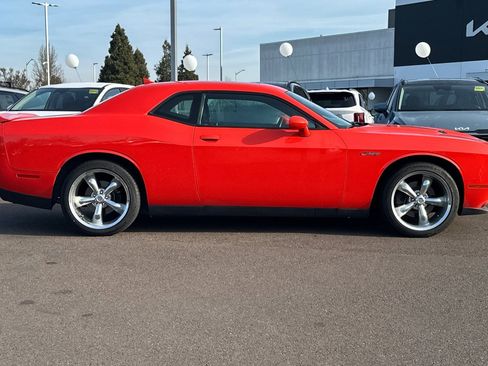 Used 2018 Dodge Challenger SXT Plus image 3