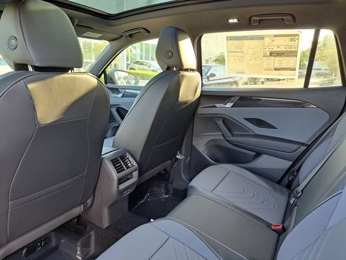 New 2026 Volkswagen Tiguan SE R-Line FWD image 5