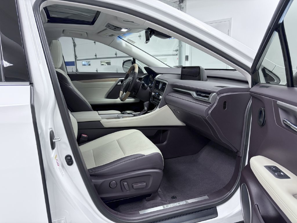 Used 2018 Lexus RX 350L FWD image 17