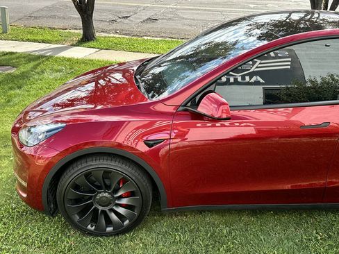 Used 2025 Tesla Model Y Performance AWD/4WD image 10