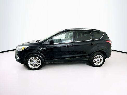 Used 2017 Ford Escape SE w/ Equipment Group 201A image 4