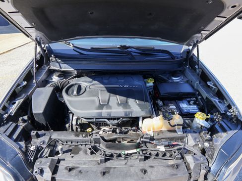 Used 2021 Jeep Cherokee Limited image 36