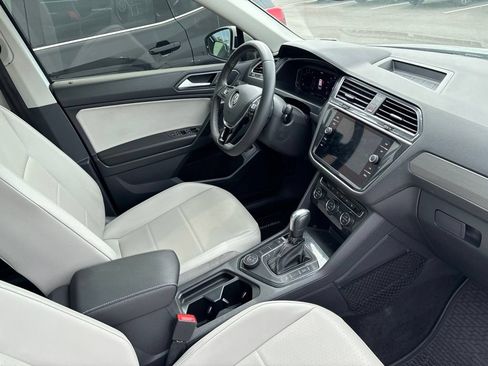 Used 2021 Volkswagen Tiguan SEL AWD/4WD image 10