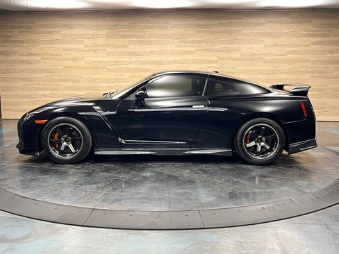 Used 2019 Nissan GT-R Premium w/ Premium Interior Package AWD/4WD image 21