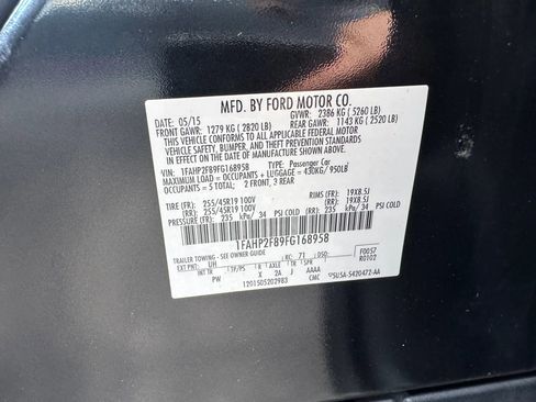 Used 2015 Ford Taurus Limited FWD image 32