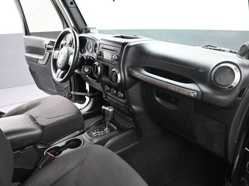 Used 2014 Jeep Wrangler Sport w/ Connectivity Group AWD/4WD image 22
