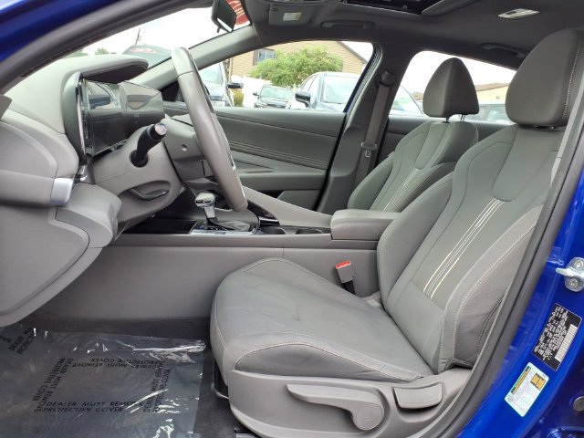 Used 2025 Hyundai Elantra SEL FWD image 15