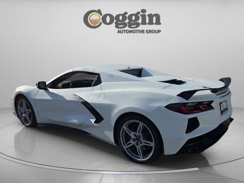 Used 2024 Chevrolet Corvette Stingray Premium Conv w/ Z51 Performance Package image 3