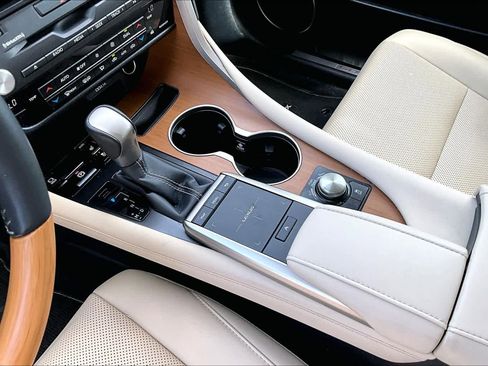 Used 2022 Lexus RX 350 FWD w/ Premium Package image 17