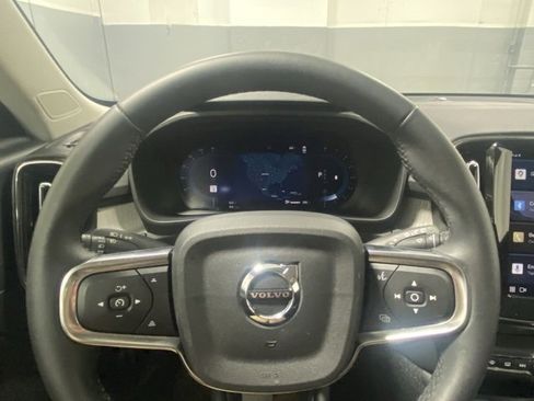 Certified 2025 Volvo XC40 B5 Core image 15