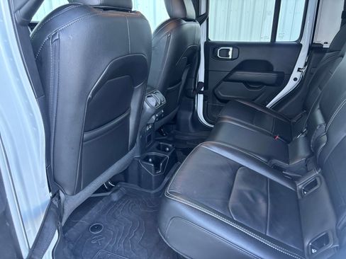 Used 2022 Jeep Gladiator Overland w/ Popular Equipment Package image 26