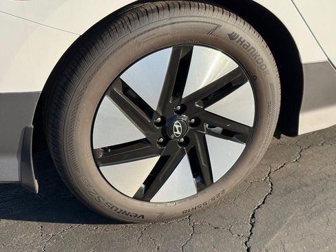 New 2025 Hyundai Ioniq 6 SE image 4