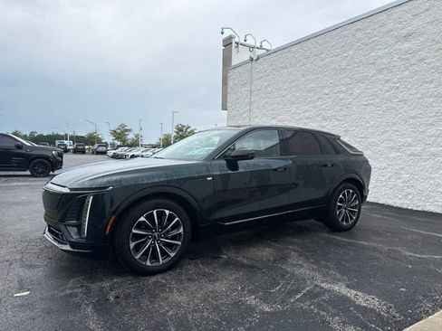 Used 2024 Cadillac Lyriq Sport w/ LPO, Floor Liner Package AWD/4WD image 3